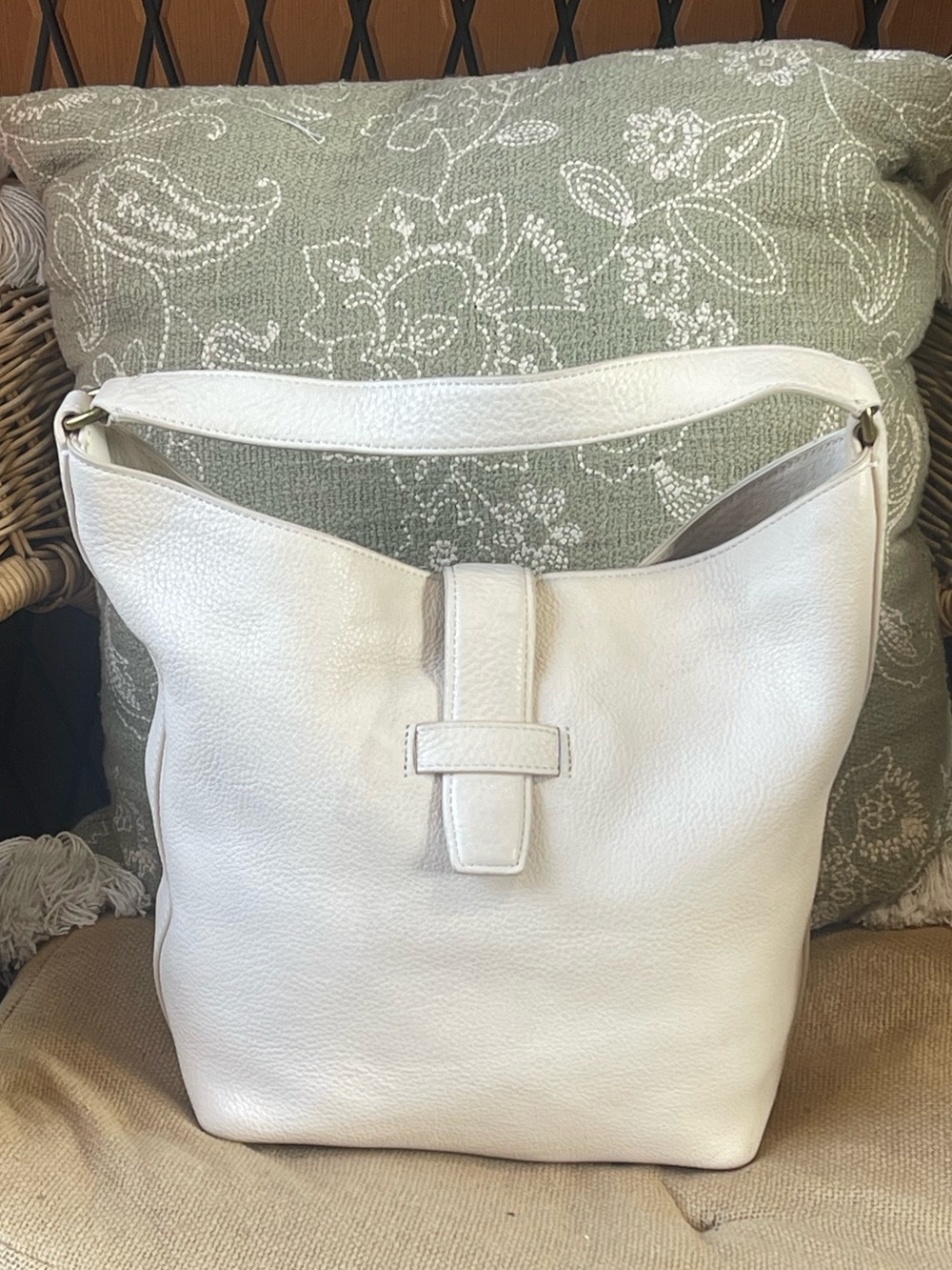 ✨ J.Crew "Signet" Hobo Bag in Soft Cream Italian Leather ✨